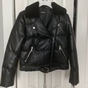 Express Women's Black puffer Jacket